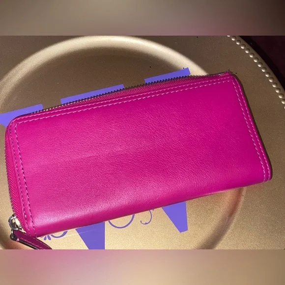 Coach Legacy Fuchsia Pink Leather Slim Zip-Around Wallet NWOT with dust bag Rare - Picture 14 of 15